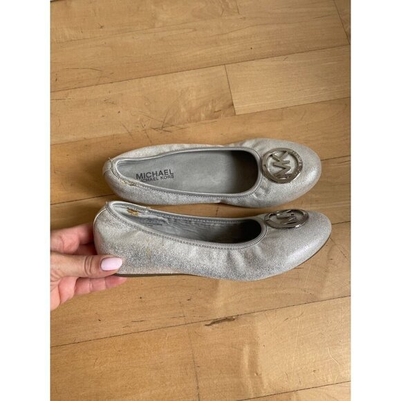 Michael Kors silver ballet flats women sz 8 - Picture 4 of 8